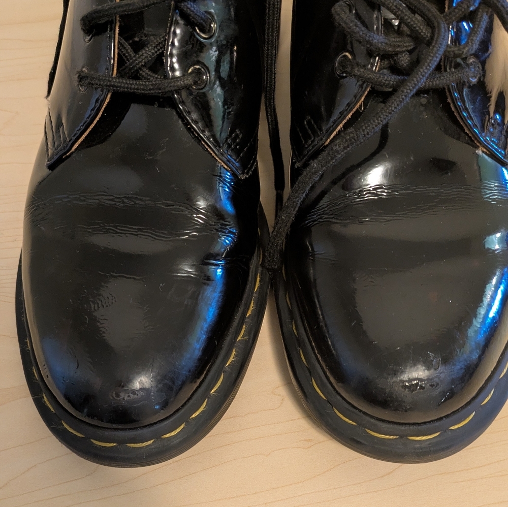 Dr Martens Classic Black Leather Shoes - Picture 10 of 10